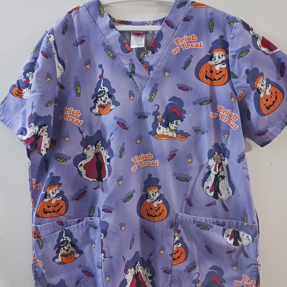 Medical scrub top